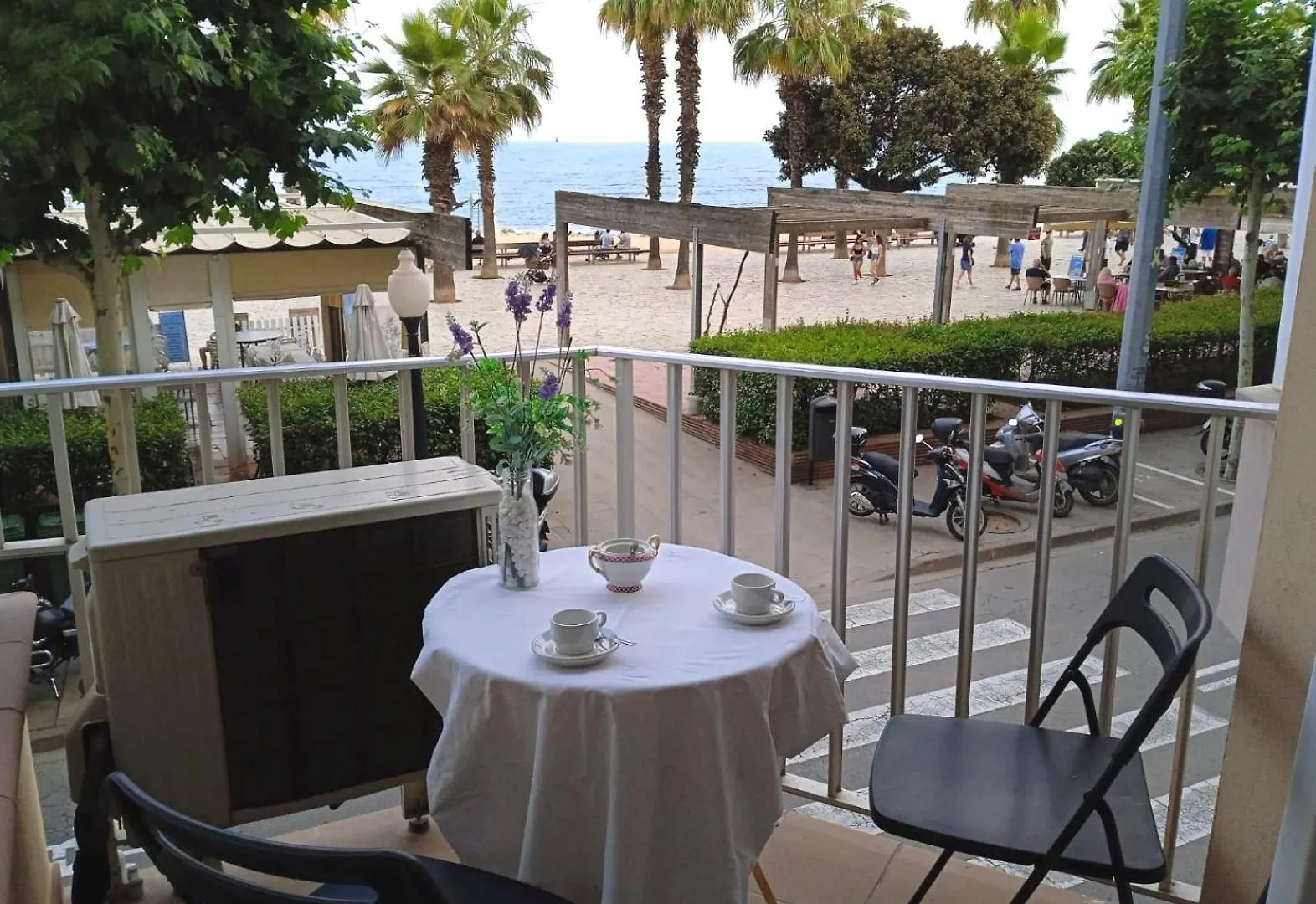 Alquiler Piso Blanes Con Vistas Al Marアパートメント アパート
